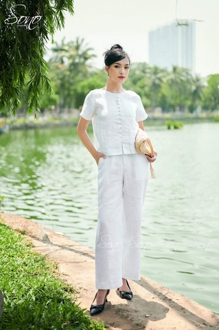 SONO - Áo linen cổ tim viền ren thêu hoa đặc