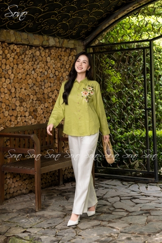 SONO - Áo sơ mi linen thêu hoa bên ngực