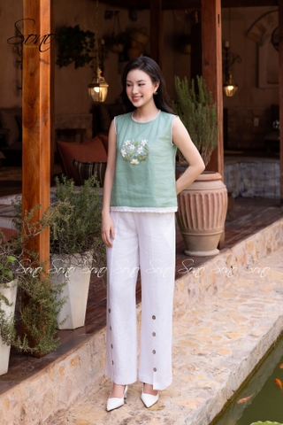 SONO - Quần trắng xẻ trước đính nút gỗ