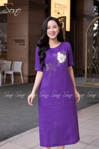 SONO - Đầm linen nút bọc tay thêu hoa mẫu đơn