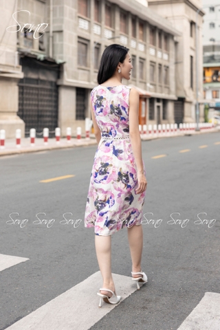 SONO - Đầm linen hoa tím chạy ren eo