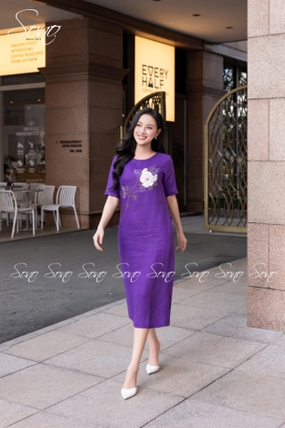 SONO - Đầm linen nút bọc tay thêu hoa mẫu đơn