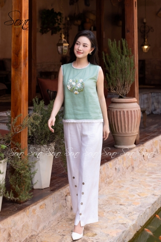 SONO - Áo linen sát nách thêu hoa phối viền ren