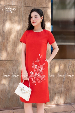 SONO - Đầm linen thêu hoa màu trắng