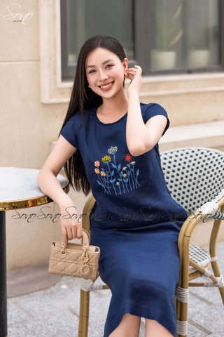 SONO - Đầm linen cổ đan thêu ngực