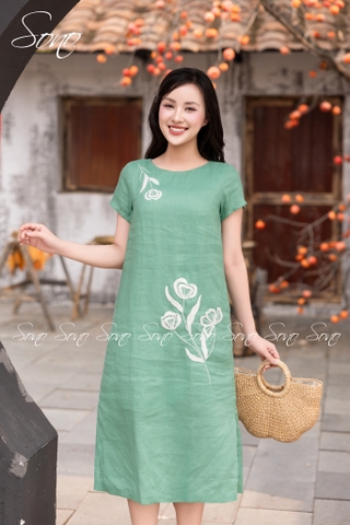 SONO - Đầm linen thêu hoa trắng đối xứng