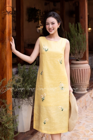 SONO - Đầm sát nách thêu cụm hoa trắng