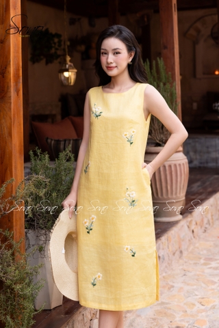 SONO - Đầm sát nách thêu cụm hoa trắng