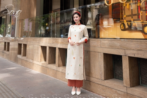 SONO - Áo dài kem phối cam đất thêu hoa nhí toàn thân