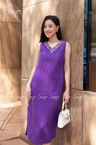 SONO - Đầm linen nút gỗ bên thêu viền cổ tim