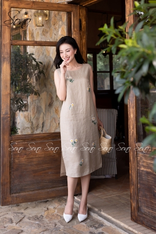 SONO - Đầm sát nách thêu cụm hoa trắng