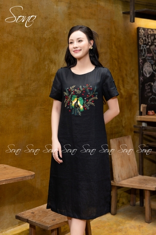 SONO - Đầm linen nút bọc tay thêu chim