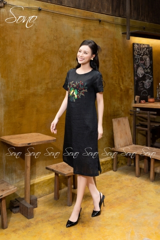 SONO - Đầm linen nút bọc tay thêu chim