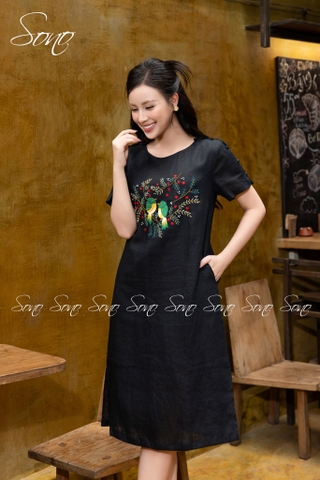 SONO - Đầm linen nút bọc tay thêu chim