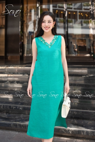 SONO - Đầm linen nút gỗ bên thêu viền cổ tim