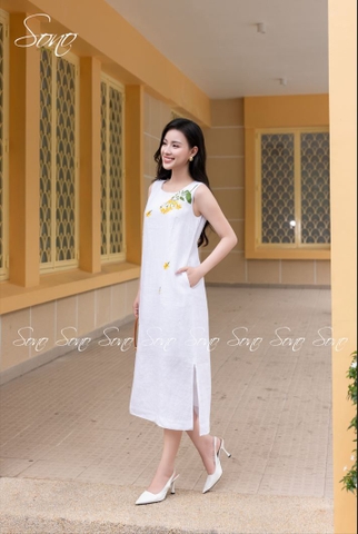 SONO - Đầm linen sát nách thêu nhánh hoa vàng