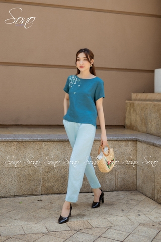 SONO - Áo linen thêu hoa nhí ở vai