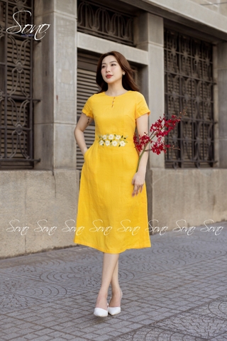SONO - Đầm linen thêu hoa ở eo