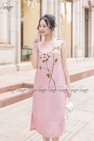 SONO - Đầm linen 5 nút vai thêu hoa hồng đặc