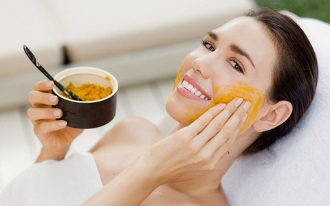 Làm mặt nạ dưỡng da từ đu đủ và mía giúp da trắng sáng rạng rỡ