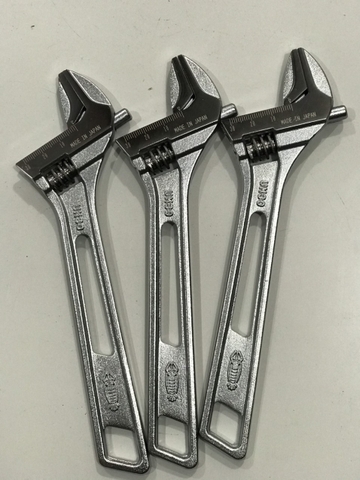 Mỏ lết UM30 Lobster Nhật Bản