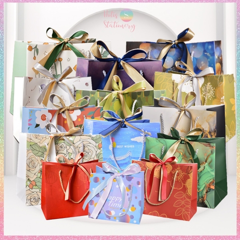 [HOTIS] 15 MẪU - Túi giấy đựng quà tặng nhiều hình xinh xắn có quai xách và tặng kèm ruy băng thắc nơ đôi - 3 size