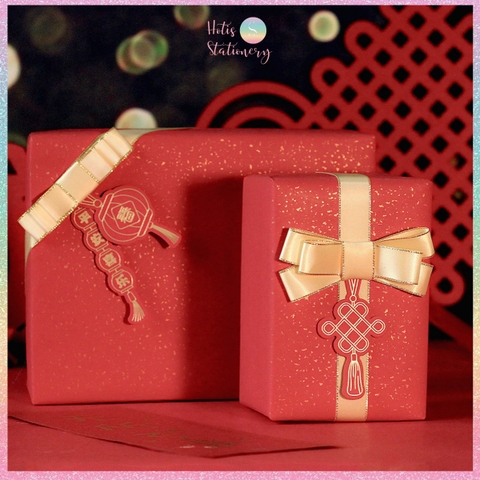 [HOTIS] Set 5 tờ Giấy gói quà Tết màu đỏ may mắn, họa tiết ánh kim mang lại tài lộc, thịnh vượng - KT 52x72cm