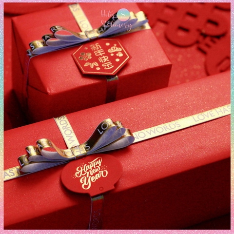 [HOTIS] Set 5 tờ Giấy gói quà Tết màu đỏ may mắn, họa tiết ánh kim mang lại tài lộc, thịnh vượng - KT 52x72cm