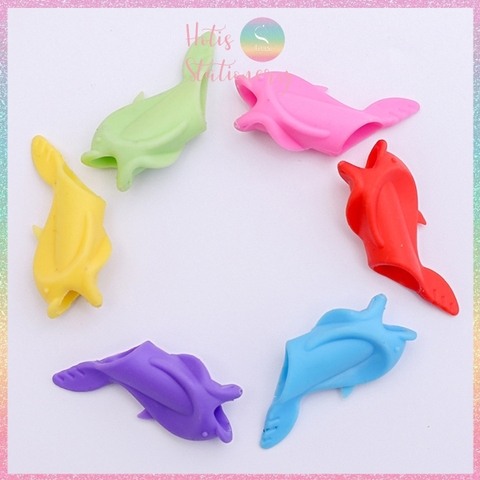 [HOTIS] Set 10 cá heo cầm bút chì, dụng cụ tập viết chữ đẹp cho bé, dụng cụ định vị cầm bút silicon