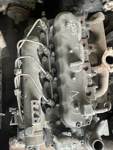 Động Cơ V2203