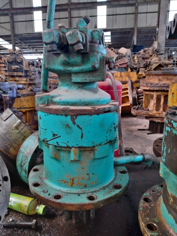 Ụ Quay Toa SK120-2
