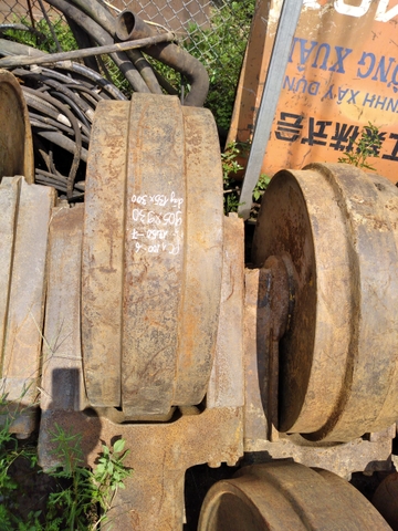 Bánh Dẫn Hướng PC1100-6/1250-7
