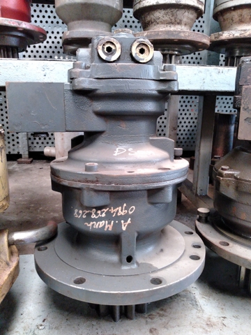 Ụ Quay Toa Doosan 80