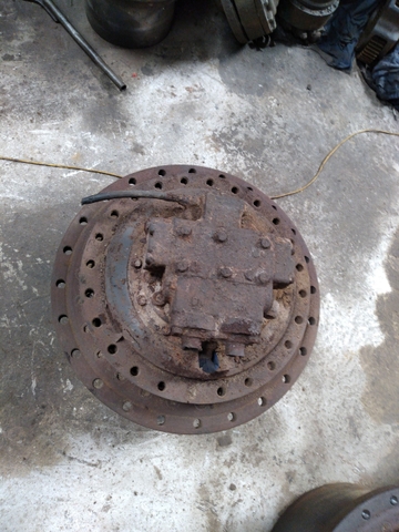 Di Chuyển Bánh Xích SK480-6
