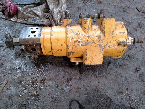 Trục Trung Tâm PC200-6