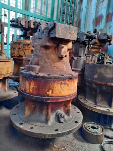 Ụ Quay Toa E320B