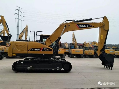 Máy đào SY215C