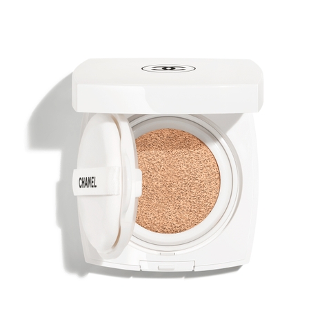 Phấn nước sáng da CHANEL Le Blanc Brightening Gentle Touch Cushion
