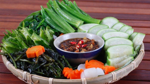 Hướng dẫn bà nội trợ mẹo luộc rau giữ được màu xanh