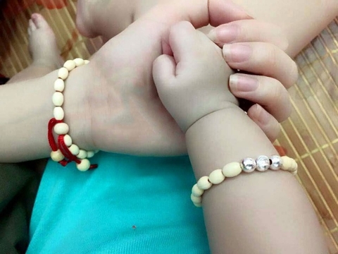 Vòng dâu tằm cho bé (Trắng trơn)