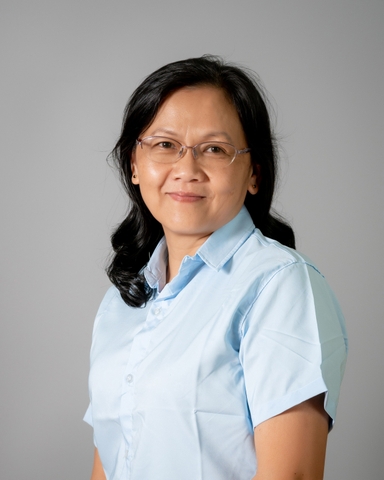 Cô Phạm Thị Hoàng Ngân