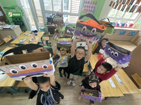 TÚI ĐỰNG KẸO HALLOWEEN THEO PHONG CÁCH PIÑATA ĐẶC BIỆT CỦA LỚP 2