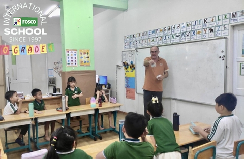 Lớp 1 đang học về phân số!