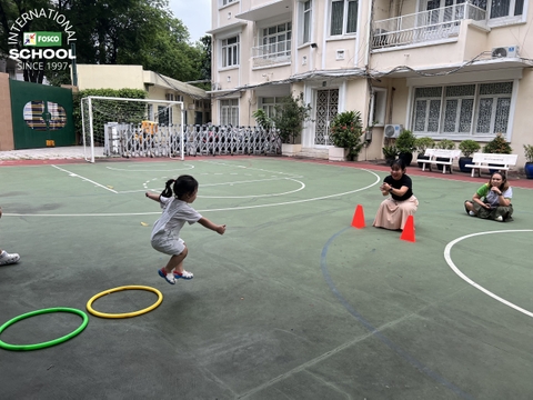 Vòng và bóng là tất cả những gì bạn cần cho hàng nghìn ý tưởng và một hoạt động vui nhộn!