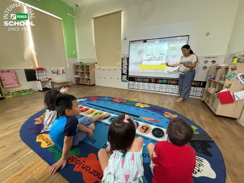 Học sinh Lớp Lá đã có bài phát biểu đầy ý nghĩa về tình hình tàn khốc ở miền Bắc Việt Nam do cơn bão Yagi vừa qua gây ra