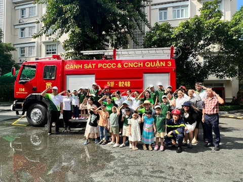 Tuần này, chúng tôi đã đi vào một cuộc phiêu lưu cắm trại giả lập!