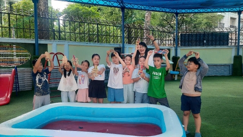 Lớp học mùa hè đang diễn ra rất sôi nổi!