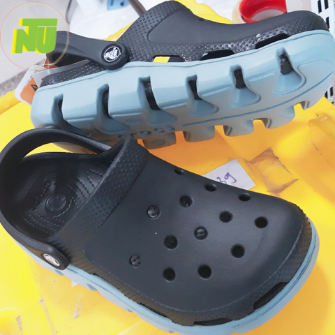 Giày nhựa có quai ( màu đen đế xám)