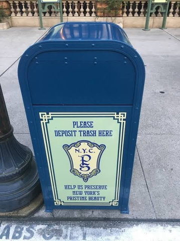 thùng rác vệ sinh công cộng màu xanh dương