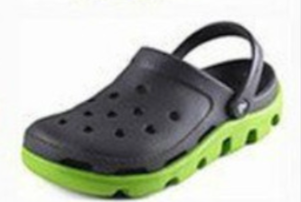 Giày crocs màu đen đế xanh lá quai đen